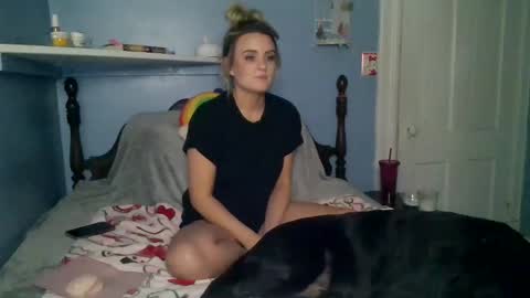 Snapshot of honeydrippinbunny chatting on 02.06.25 HoneyDrippinBunny online show from 02.06.25