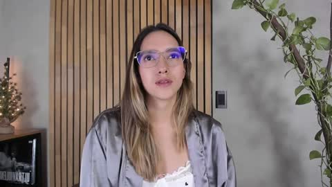 Snapshot of honeyhot69__ chatting on 12.08.24 Sofia independent model online show from 12.08.24