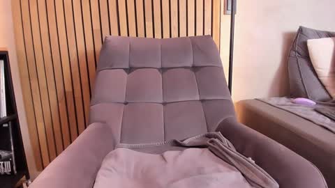 Snapshot of honeyhot69__ chatting on 12.19.24 Sofia independent model online show from 12.19.24