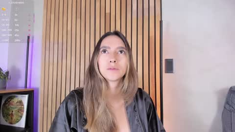 Snapshot of honeyhot69__ chatting on 01.19.25 Sofia independent model online show from 01.19.25