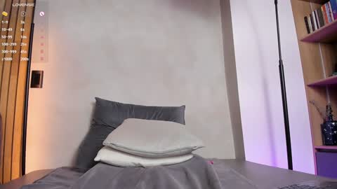 Snapshot of honeyhot69__ chatting on 02.06.25 Sofia independent model online show from 02.06.25