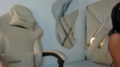 Snapshot of honeyht chatting on 05.17.26 honeyht online show from 05.17.26