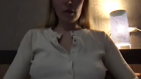 honeynymph online show from 02.10.25