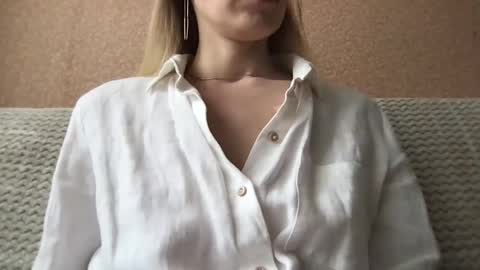 honeynymph online show from 03.03.25