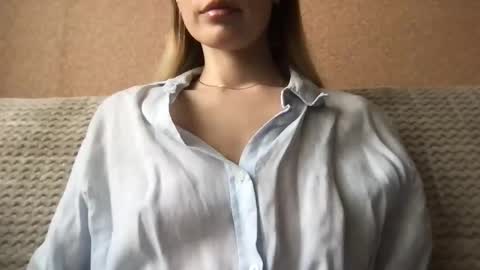 honeynymph online show from 03.11.25