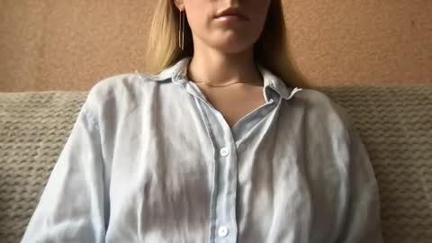 honeynymph online show from 03.12.25