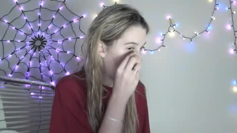 honeyveil online show from 11.29.25