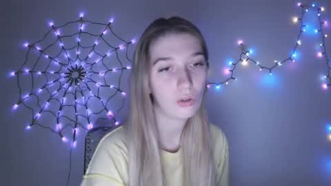 honeyveil online show from 12.04.25