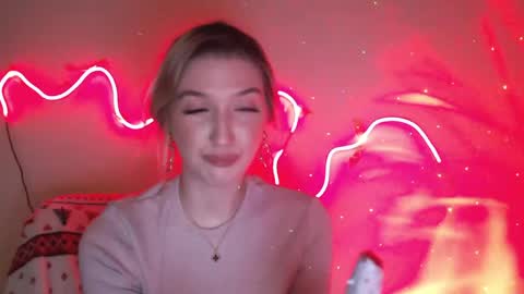 honeyveil online show from 04.06.26