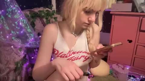 Emi Rose online show from 03.06.25