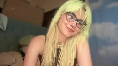 Emi Rose online show from 10.01.25