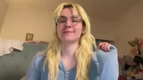 Emi Rose online show from 03.04.26