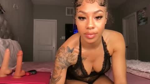 Snapshot of honeyybabyy112344114 chatting on 11.08.25 honeyybabyy112344114 online show from 11.08.25