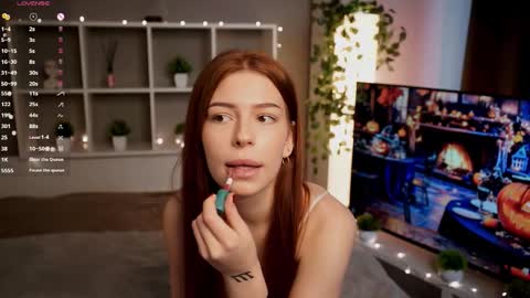 Snapshot of honneybunneey chatting on 11.01.25 honneybunneey online show from 11.01.25