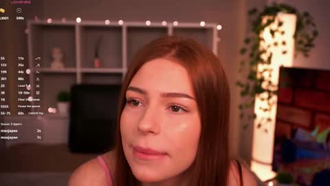 Snapshot of honneybunneey chatting on 11.06.25 honneybunneey online show from 11.06.25