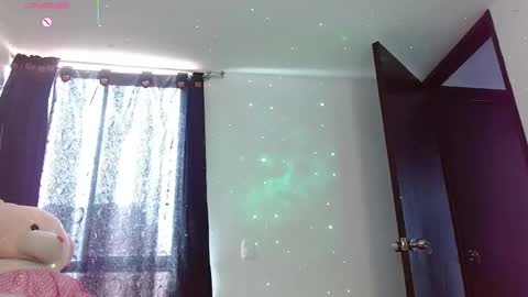 Hoollly Jones online show from 11.11.25