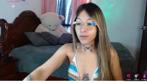 Hoollly Jones online show from 12.17.25