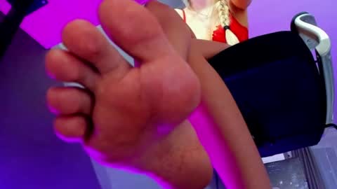 Snapshot of hooot_blonde777 chatting on 02.20.25 hooot_blonde777 online show from 02.20.25