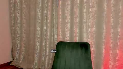 Snapshot of hoot_owl_cb chatting on 12.12.24 Karina online show from 12.12.24