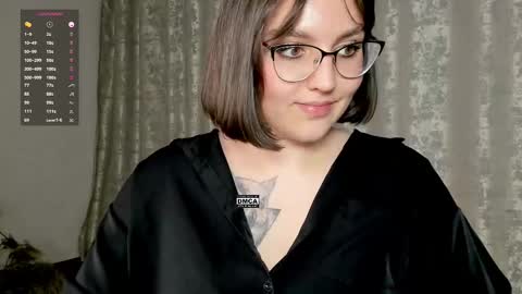 Snapshot of hoot_owl_cb chatting on 02.18.25 Karina online show from 02.18.25