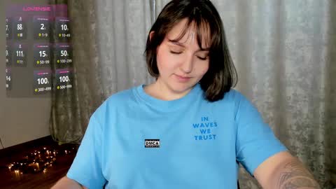 Snapshot of hoot_owl_cb chatting on 03.01.25 Karina online show from 03.01.25