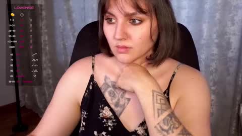 Snapshot of hoot_owl_cb chatting on 09.14.25 Karina online show from 09.14.25