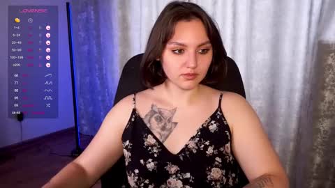 Snapshot of hoot_owl_cb chatting on 09.16.25 Karina online show from 09.16.25