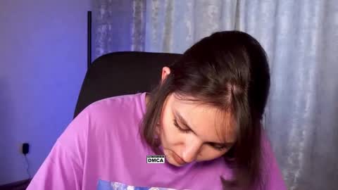 Snapshot of hoot_owl_cb chatting on 09.26.25 Karina online show from 09.26.25