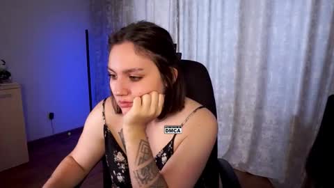 Snapshot of hoot_owl_cb chatting on 10.10.25 Karina online show from 10.10.25