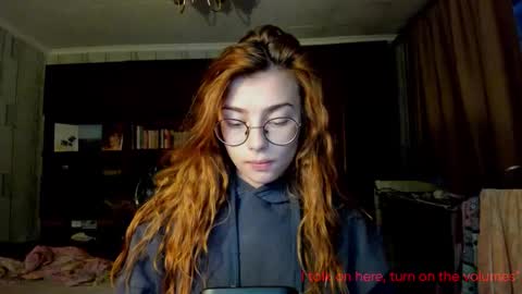 Snapshot of hoppypoppyy chatting on 10.19.25 Bambi online show from 10.19.25