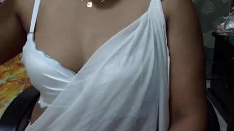 Snapshot of horneydesibaby chatting on 11.02.25 horneydesibaby online show from 11.02.25