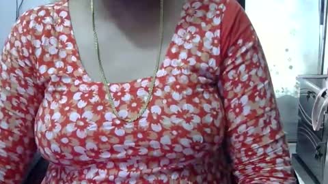 Snapshot of horneydesibaby chatting on 11.09.25 horneydesibaby online show from 11.09.25