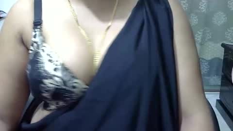 Snapshot of horneydesibaby chatting on 11.09.25 horneydesibaby online show from 11.09.25