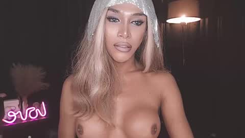 Snapshot of horny_ayahh chatting on 02.21.25 horny_ayahh online show from 02.21.25