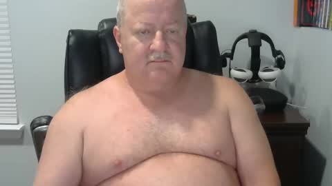Snapshot of horny_hubby1967 chatting on 09.21.25 horny_hubby1967 online show from 09.21.25
