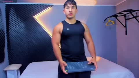 horny_nick18 online show from 04.07.26