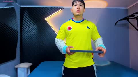 horny_nick18 online show from 04.11.26