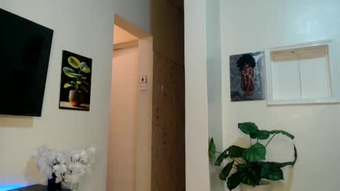 Snapshot of horny_princcess chatting on 01.01.25 horny_princcess online show from 01.01.25