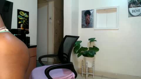 Snapshot of horny_princcess chatting on 03.05.25 horny_princcess online show from 03.05.25