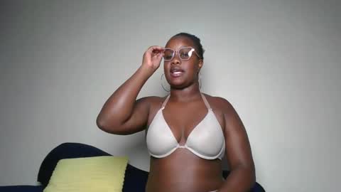 Snapshot of horny_sexxy_babe chatting on 02.06.26 Lucy online show from 02.06.26