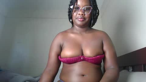 Snapshot of horny_sexxy_babe chatting on 02.12.26 Lucy online show from 02.12.26