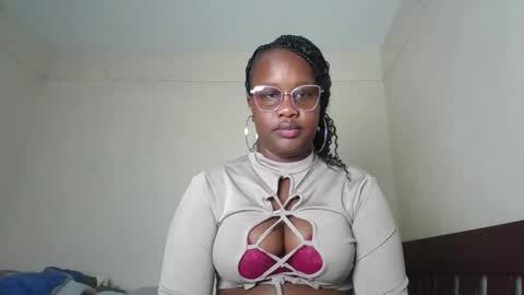 Snapshot of horny_sexxy_babe chatting on 02.14.26 Lucy online show from 02.14.26