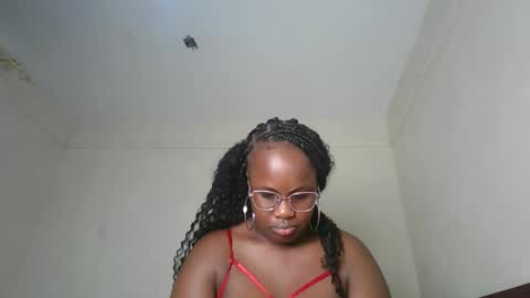 Snapshot of horny_sexxy_babe chatting on 02.18.26 Lucy online show from 02.18.26
