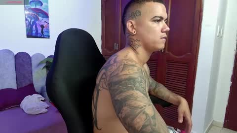 Snapshot of horny_show10 chatting on 03.27.26 horny_show10 online show from 03.27.26