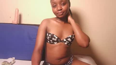 Snapshot of horny_wet_baby chatting on 06.01.26 Bellah online show from 06.01.26