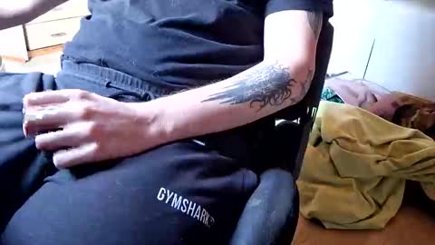 Snapshot of hornyandopenminded chatting on 10.30.25 hornyandopenminded online show from 10.30.25