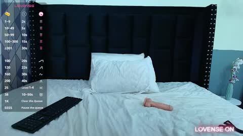 Khloe  online show from 12.23.24