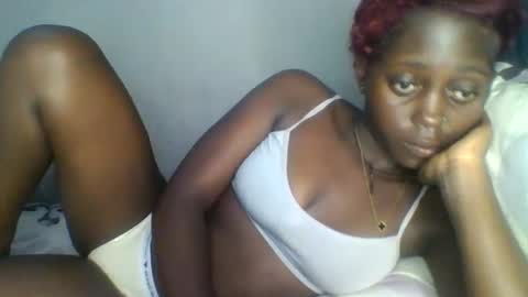 Snapshot of hornybella84 chatting on 04.28.26 Bella online show from 04.28.26