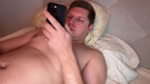 Snapshot of hornyboy95300 chatting on 12.21.24 hornyboy95300 online show from 12.21.24