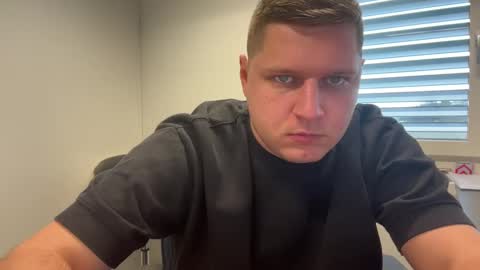 Snapshot of hornyboy95300 chatting on 12.24.24 hornyboy95300 online show from 12.24.24